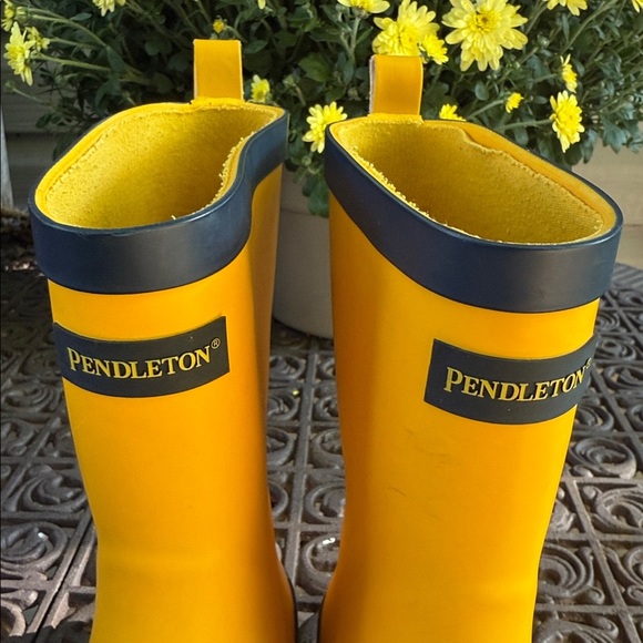 Pendleton Rainboots Vibrant Yellow Waterproof Boots. Size US 2 - Picture 5 of 6